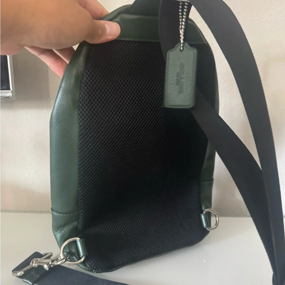 Coach Green leather and Mesh sling bag with Dual Center Stripes - Picture 2 of 2